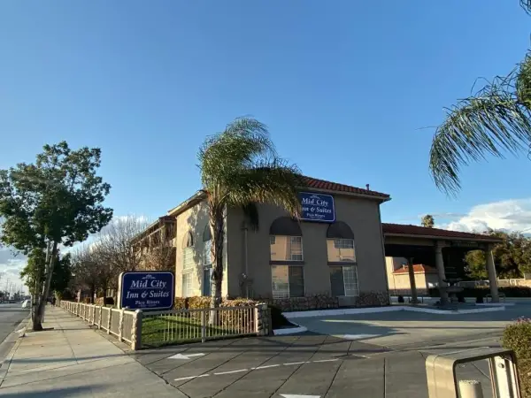 Mid City Inn & Suites Pico Rivera 5